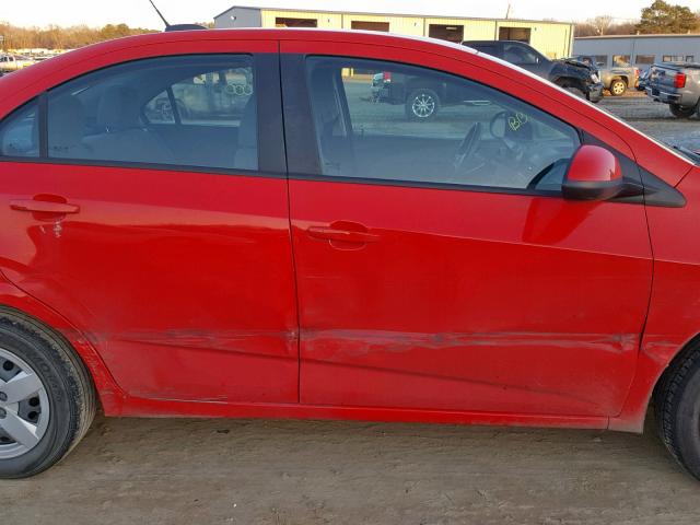 1G1JB5SH6F4128090 - 2015 CHEVROLET SONIC LS RED photo 9