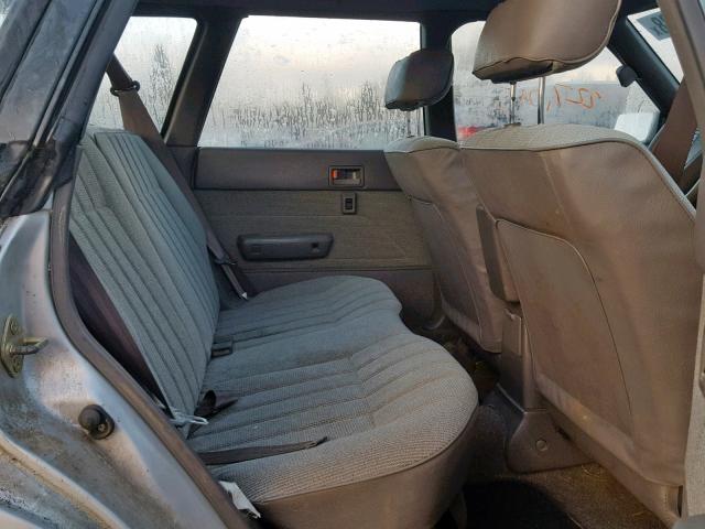 JF2AN52B4PD408667 - 1993 SUBARU LOYALE SILVER photo 6