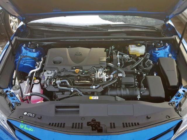 4T1B21HK4KU011069 - 2019 TOYOTA CAMRY HYBR BLUE photo 7