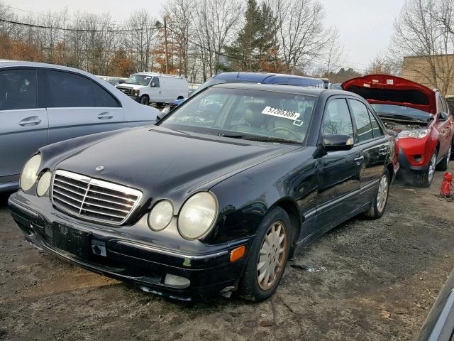 WDBJF65J3YA972655 - 2000 MERCEDES-BENZ E 320 BLACK photo 2