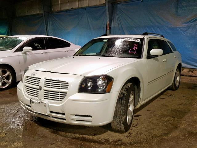 2D4FV48T85H513763 - 2005 DODGE MAGNUM SE WHITE photo 2