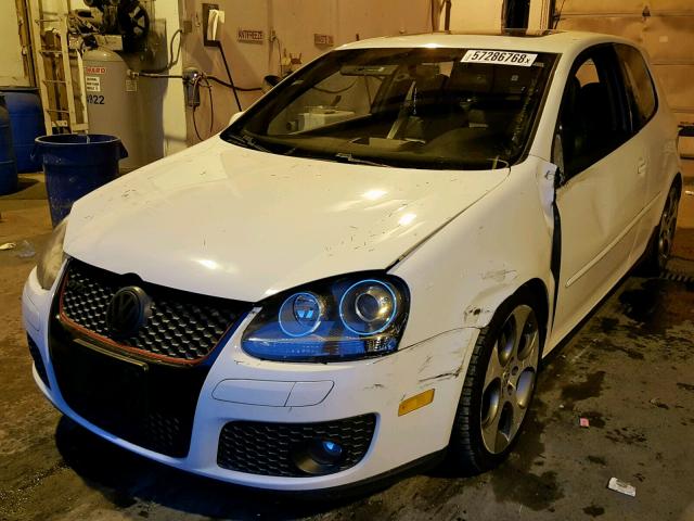 WVWEV71KX7W003480 - 2007 VOLKSWAGEN NEW GTI WHITE photo 2