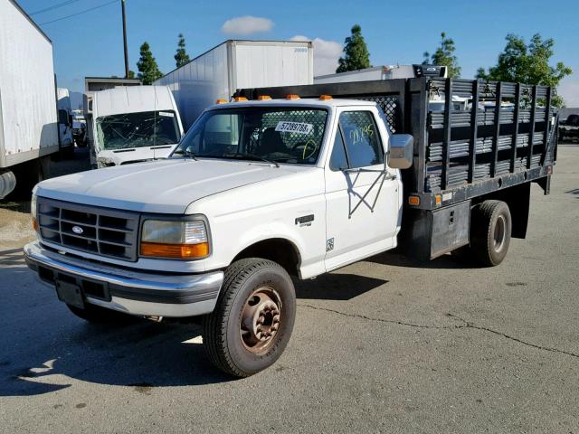 3FELF47F8VMA45518 - 1997 FORD F SUPER DU WHITE photo 2