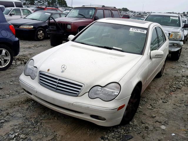 WDBRF61J44A554463 - 2004 MERCEDES-BENZ C 240 WHITE photo 2