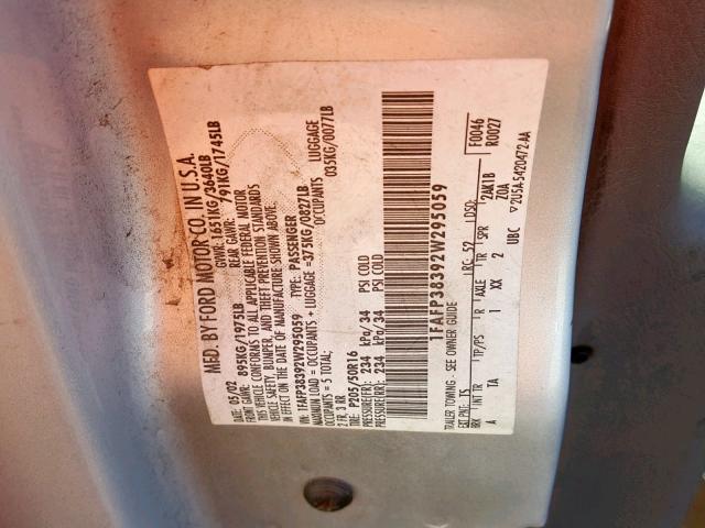 1FAFP38392W295059 - 2002 FORD FOCUS ZTS SILVER photo 10