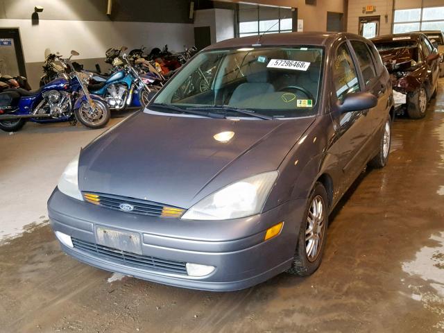 3FAFP373X3R152806 - 2003 FORD FOCUS ZX5 GRAY photo 2