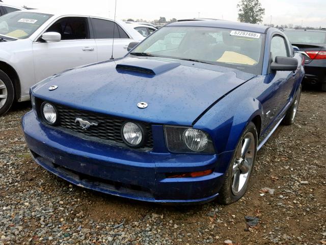 1ZVFT82H675242143 - 2007 FORD MUSTANG GT BLUE photo 2