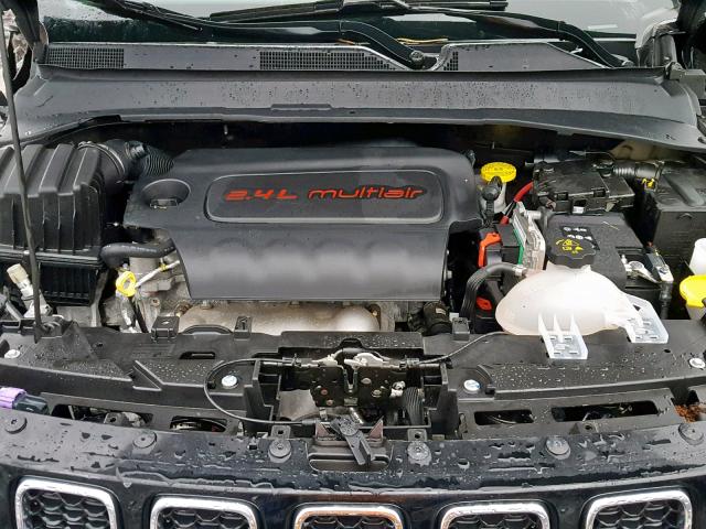 3C4NJDBBXJT101897 - 2018 JEEP COMPASS LA 灰色 照片 7