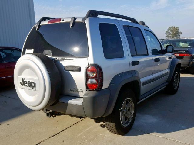 1J4GL38K26W110805 - 2006 JEEP LIBERTY RE SILVER photo 4