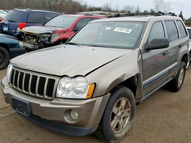 1J8HR48N45C562904 - 2005 JEEP GRAND CHER BEIGE photo 2