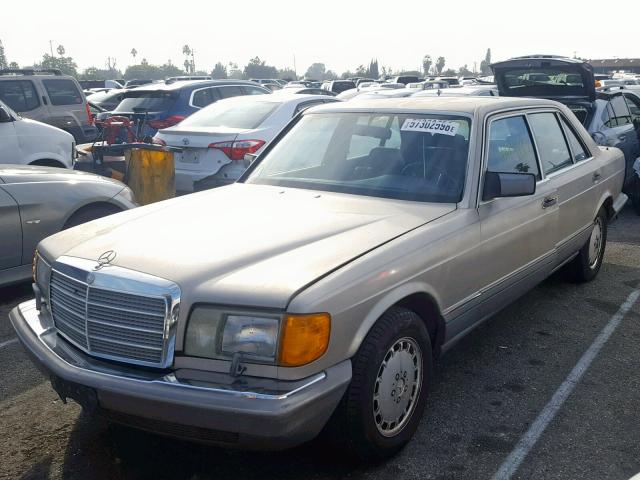 WDBCA35E2LA544786 - 1990 MERCEDES-BENZ 420 SEL GRAY photo 2