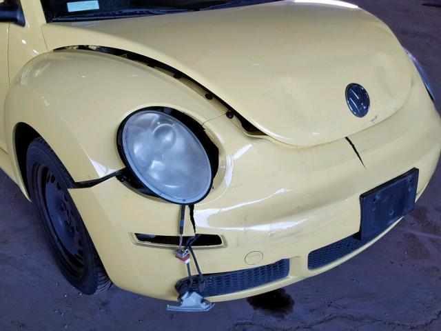 3VWPG3AG3AM001890 - 2010 VOLKSWAGEN NEW BEETLE YELLOW photo 9