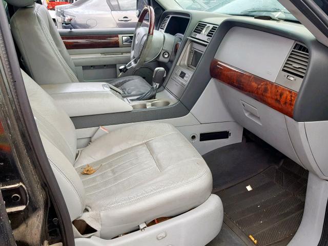 5LMFU28R94LJ26223 - 2004 LINCOLN NAVIGATOR BLACK photo 5