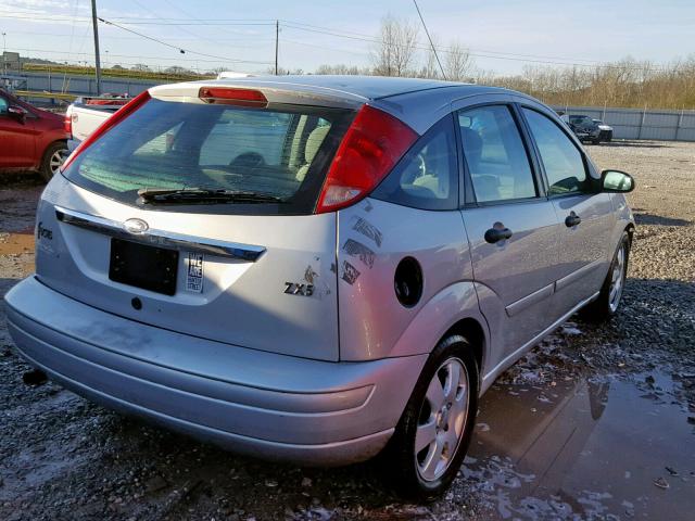 3FAFP37392R236534 - 2002 FORD FOCUS ZX5 SILVER photo 4