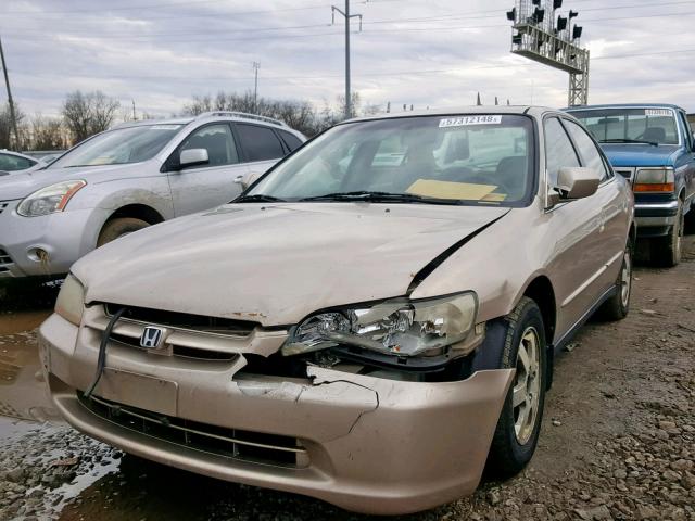 1HGCG5678YA091598 - 2000 HONDA ACCORD SE TAN photo 2