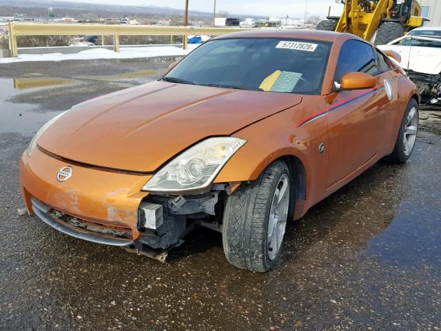 JN1AZ34D46M304946 - 2006 NISSAN 350Z COUPE ORANGE photo 2