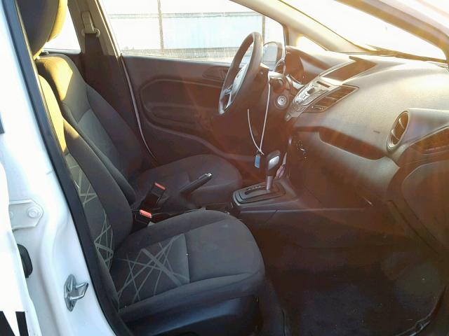 3FADP4AJXFM110884 - 2015 FORD FIESTA S WHITE photo 5