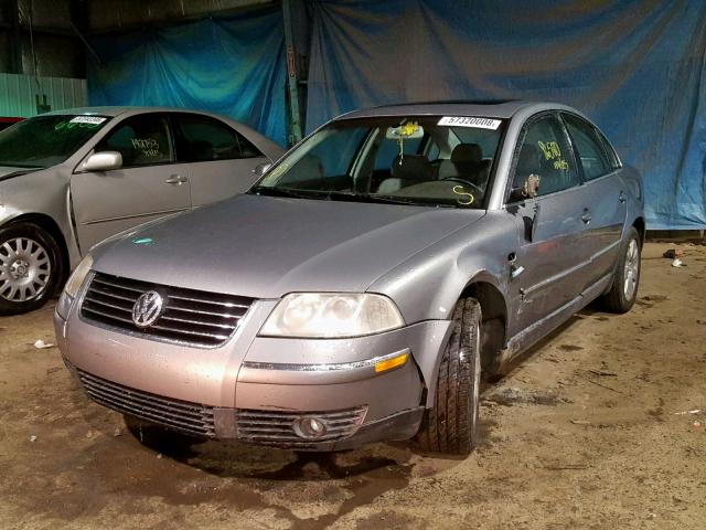 WVWRH63B01E154003 - 2001 VOLKSWAGEN PASSAT GLX GRAY photo 2