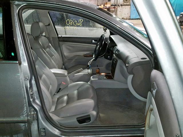 WVWRH63B01E154003 - 2001 VOLKSWAGEN PASSAT GLX 灰色 照片 5