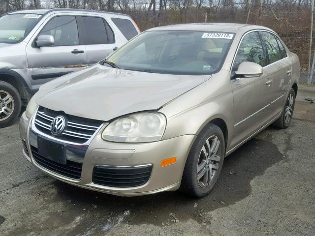 3VWDF71K66M628074 - 2006 VOLKSWAGEN JETTA 2.5L GOLD photo 2