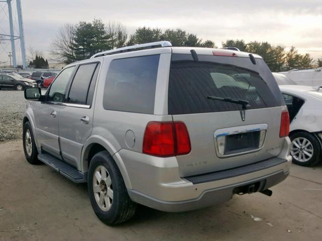 5LMFU28R24LJ18416 - 2004 LINCOLN NAVIGATOR 银色 照片 3