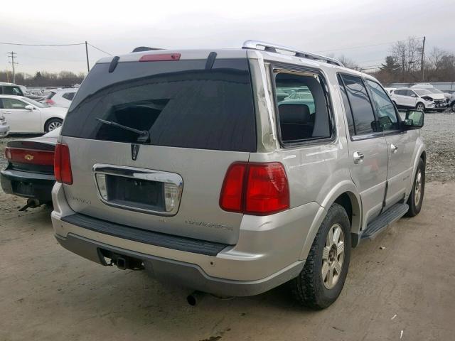 5LMFU28R24LJ18416 - 2004 LINCOLN NAVIGATOR 银色 照片 4