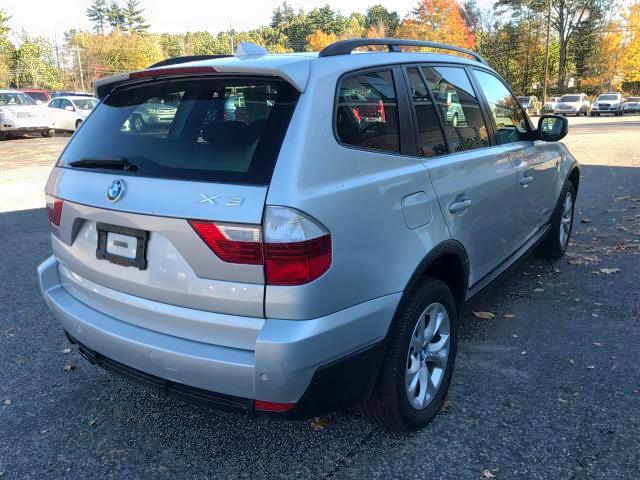 WBXPC9C40AWJ34758 - 2010 BMW X3 XDRIVE3 SILVER photo 4