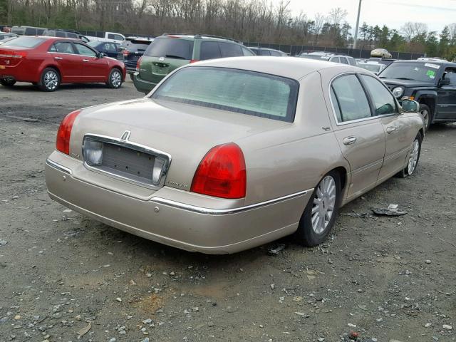 1LNHM82W05Y656176 - 2005 LINCOLN TOWN CAR S GOLD photo 4