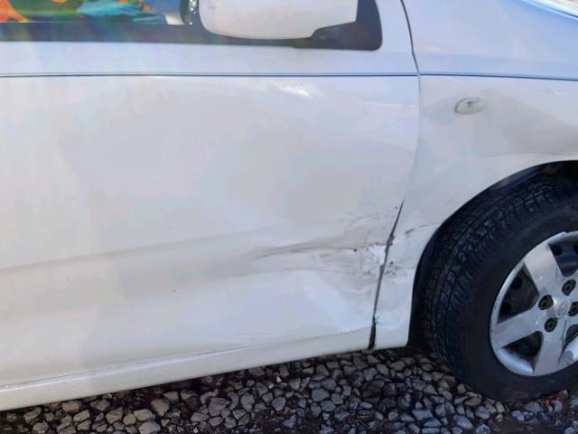 KL1TD626X5B418297 - 2005 CHEVROLET AVEO BASE Ақ фото 10