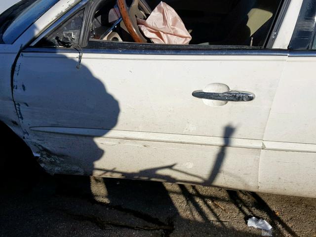 2G4WC582171211738 - 2007 BUICK LACROSSE C WHITE photo 10