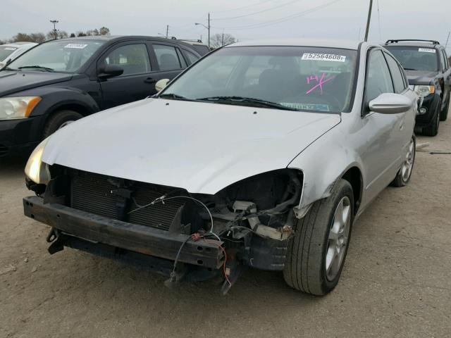 1N4BL11D13C339740 - 2003 NISSAN ALTIMA SE SILVER photo 2