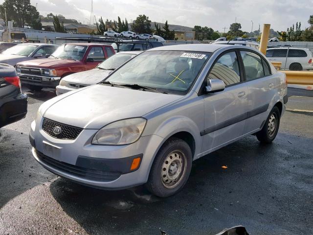 KNADE123766068590 - 2006 KIA RIO GRAY photo 2