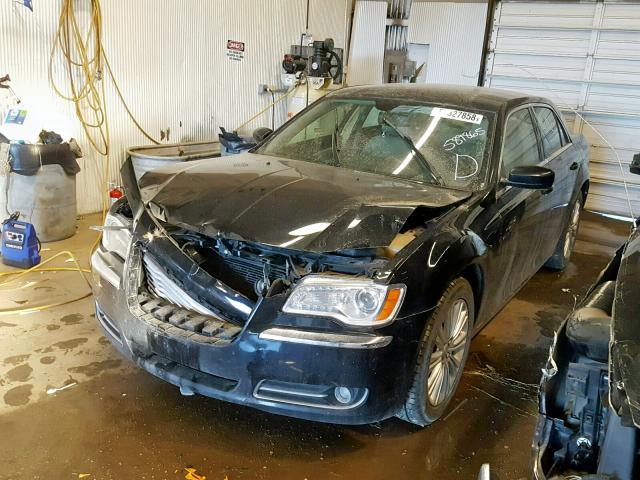 2C3CCARGXDH589865 - 2013 CHRYSLER 300 BLACK photo 2