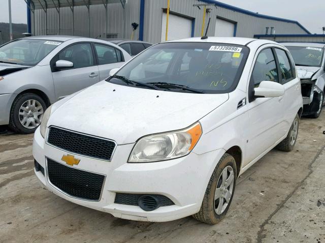 KL1TD66E79B390191 - 2009 CHEVROLET AVEO LS WHITE photo 2