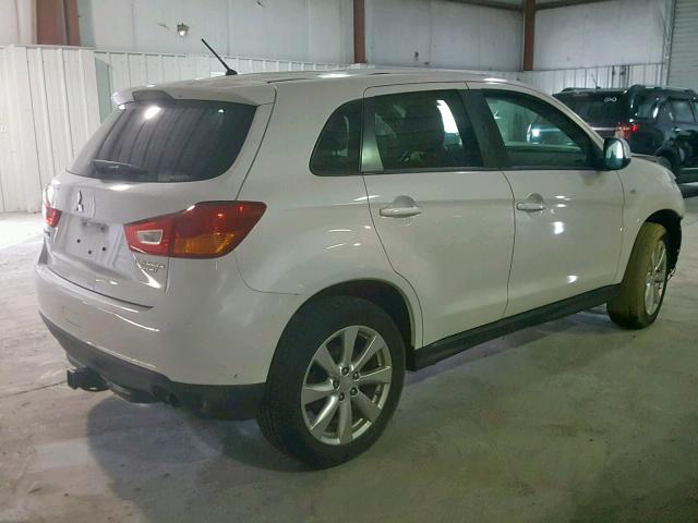 4A4AR3AU9FE055936 - 2015 MITSUBISHI OUTLANDER WHITE photo 4