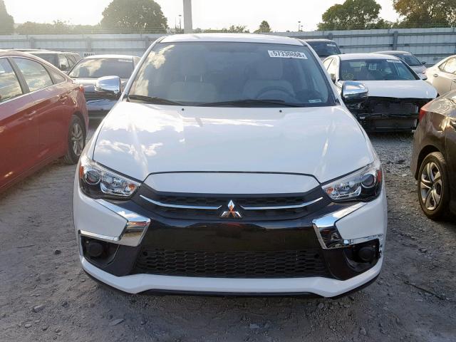 JA4AP3AU0JZ006794 - 2018 MITSUBISHI OUTLANDER WHITE photo 9