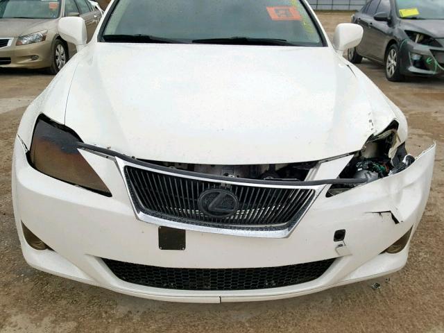 JTHBE262262002178 - 2006 LEXUS IS 350 WHITE photo 9