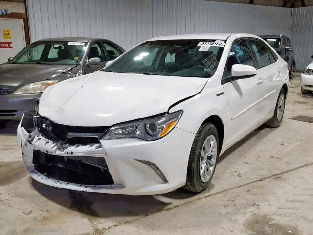 4T1BD1FK6GU180854 - 2016 TOYOTA CAMRY HYBR WHITE photo 2