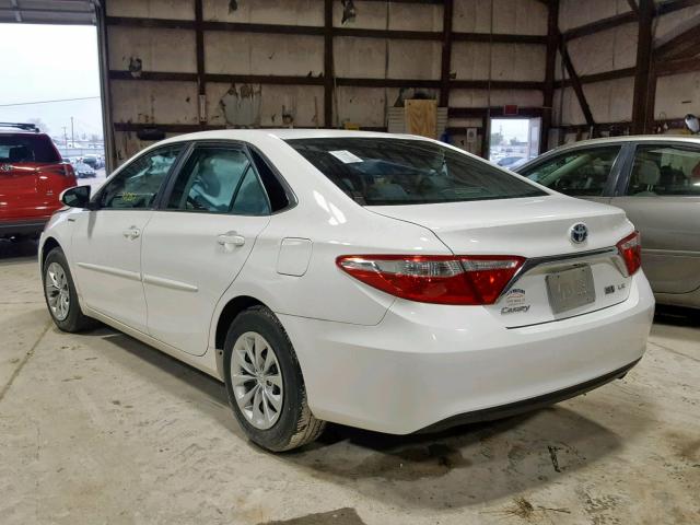 4T1BD1FK6GU180854 - 2016 TOYOTA CAMRY HYBR WHITE photo 3