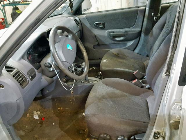 KMHCG45C22U317157 - 2002 HYUNDAI ACCENT GL SILVER photo 5