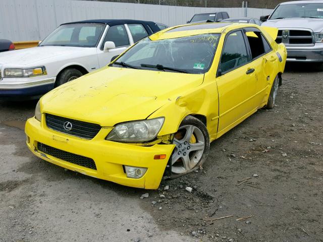 JTHBD182610011044 - 2001 LEXUS IS 300 YELLOW photo 2