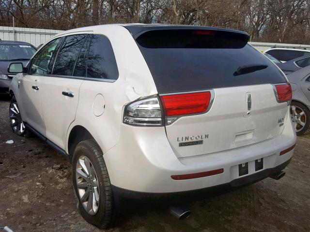 2LMDJ8JK1DBL20333 - 2013 LINCOLN MKX WHITE photo 3