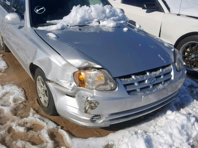 KMHCG45C95U654963 - 2005 HYUNDAI ACCENT GL SILVER photo 9