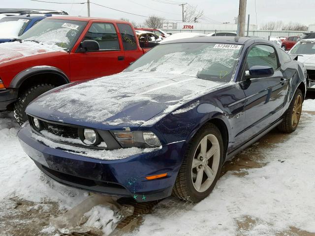 1ZVBP8CH7A5154453 - 2010 FORD MUSTANG GT BLUE photo 2