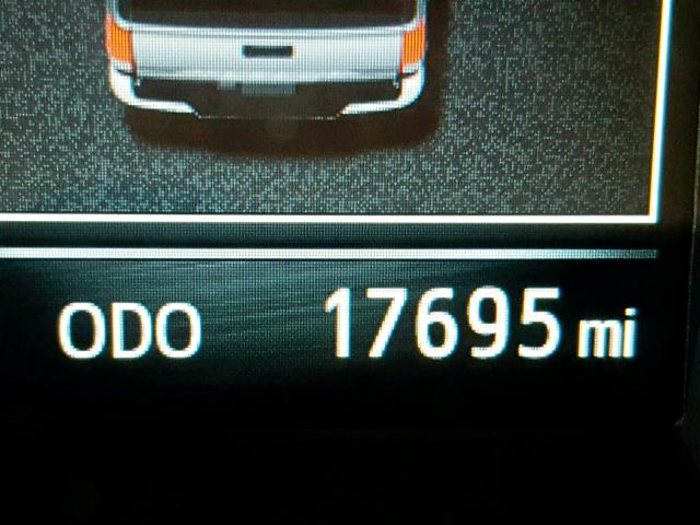 3TMAZ5CN6HM038114 - 2017 TOYOTA TACOMA DOU GRAY photo 8