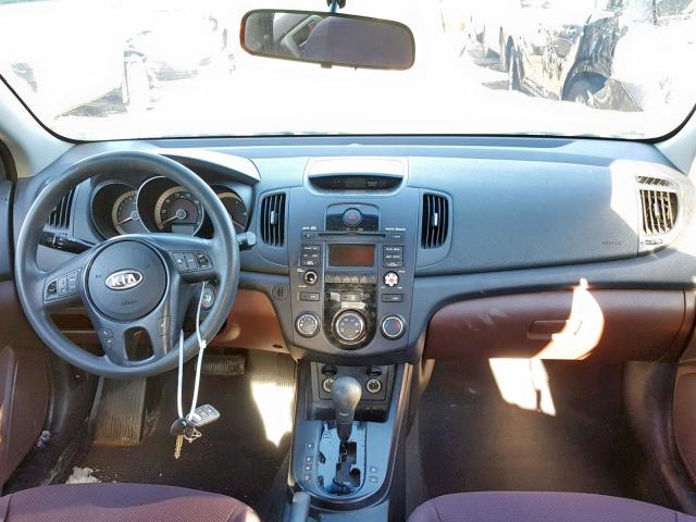 KNAFU4A21A5100812 - 2010 KIA FORTE EX WHITE photo 9