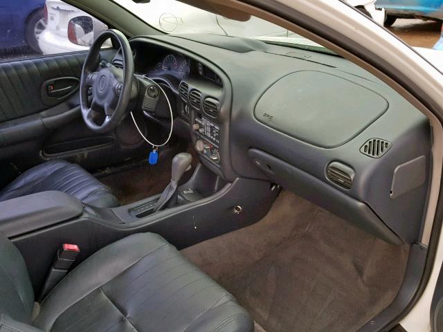 1G2WP12K92F249976 - 2002 PONTIAC GRAND PRIX WHITE photo 5