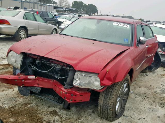 2C3KA63H98H208089 - 2008 CHRYSLER 300C RED photo 2