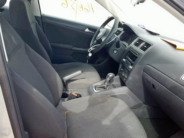 3VW2K7AJXCM381857 - 2012 VOLKSWAGEN JETTA BASE Արծաթագույն լուսանկար 5