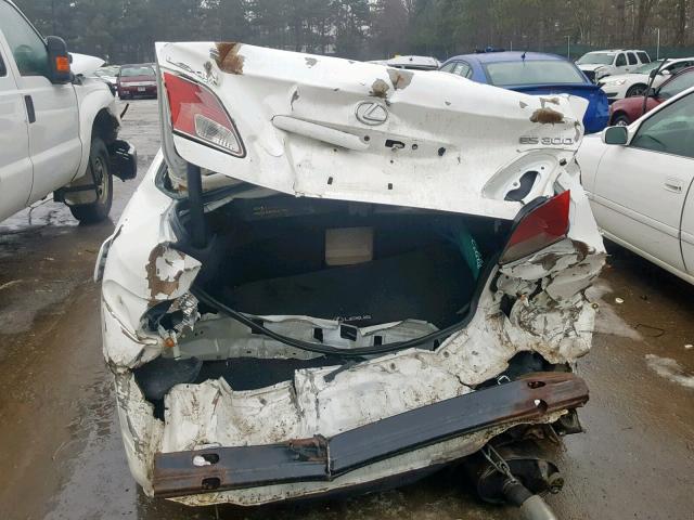 JTHBF30G920010436 - 2002 LEXUS ES 300 WHITE photo 9